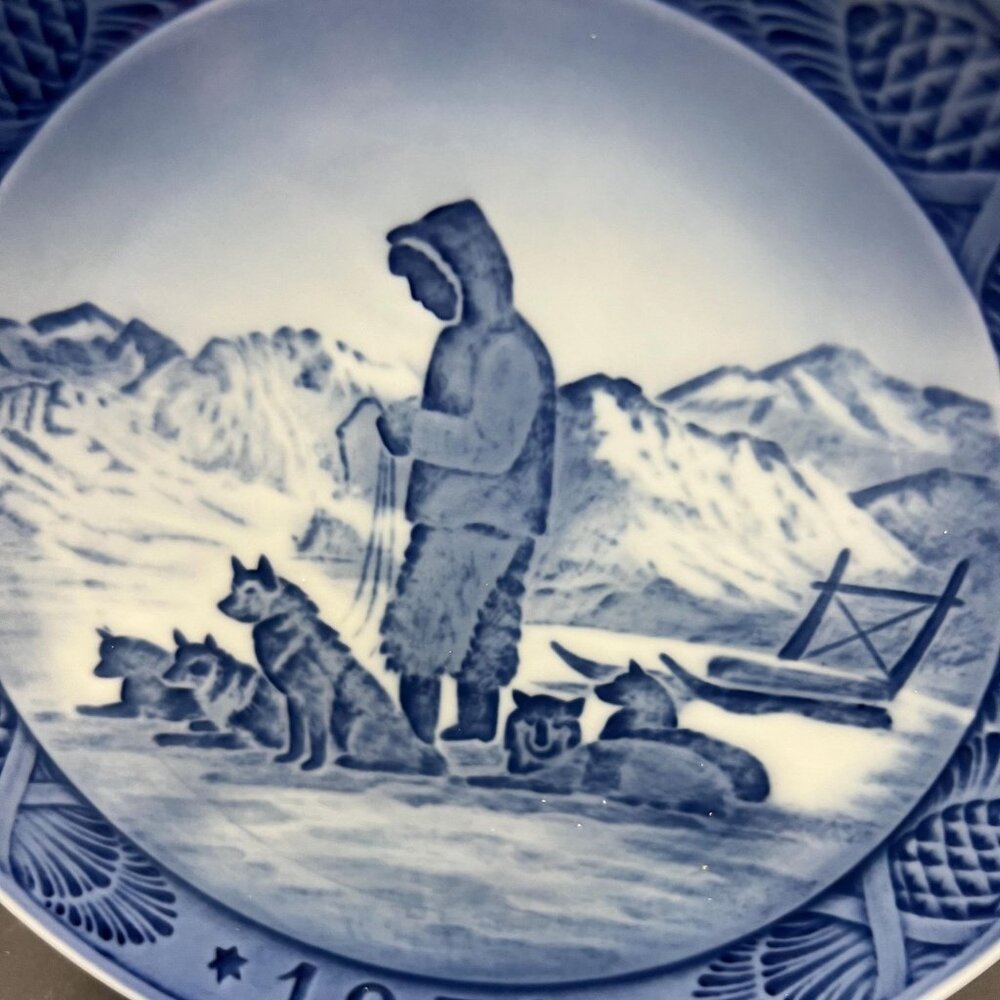 Royal Copenhagen 1978 Christmas Plate - Picture 4 of 9